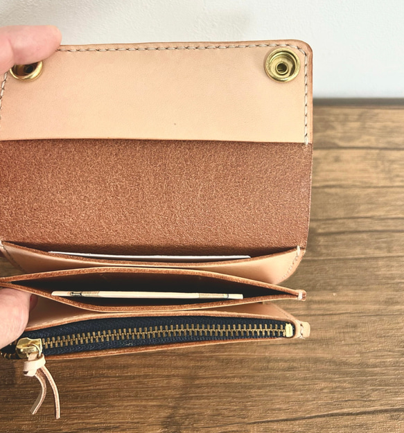 【セミオーダー】本革 ショート トラッカーウォレット　Short Trucker Wallet／財布／お名前刻印無料 セミオーダー 本革 ステッチカラー 縫い糸 大文字 ベージュ 茶色