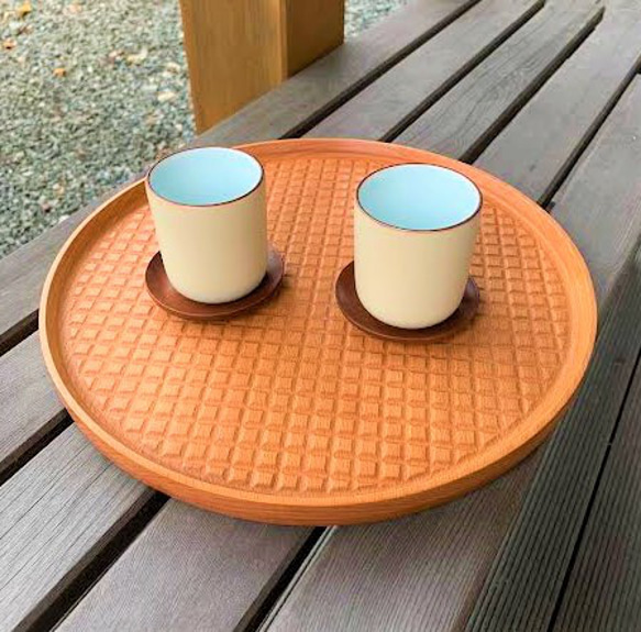 【ワケありな逸品】ラウンド トレイ　-格子 -  round tray　ブナの木 1枚目の画像