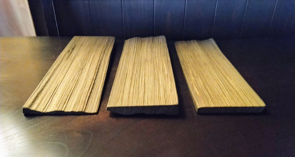 神代杉・一木3枚組の銘々皿〜へぎ板〜自然木ディスプレイにも♪ 8枚目の画像