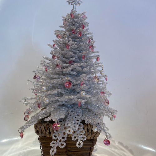 白いビーズのクリスマスツリー その他インテリア雑貨 ぱんちゃぱんちゃ