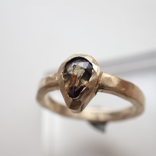 小鳥屋ジュエリー】強変化 天然スリランカ産アレキサンドライト