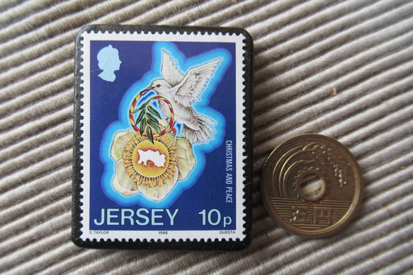ジャージー島　クリスマス切手ブローチ 9184 3枚目の画像