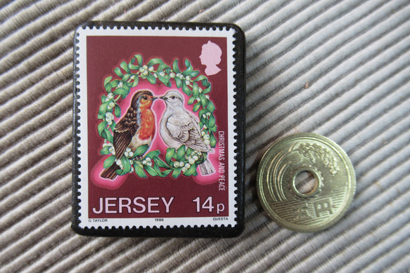 ジャージー島　クリスマス切手ブローチ 9186 3枚目の画像