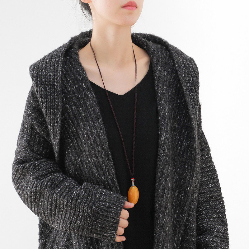 背中のツイストライン入りが珍しい♪アクリルロングカーディガン