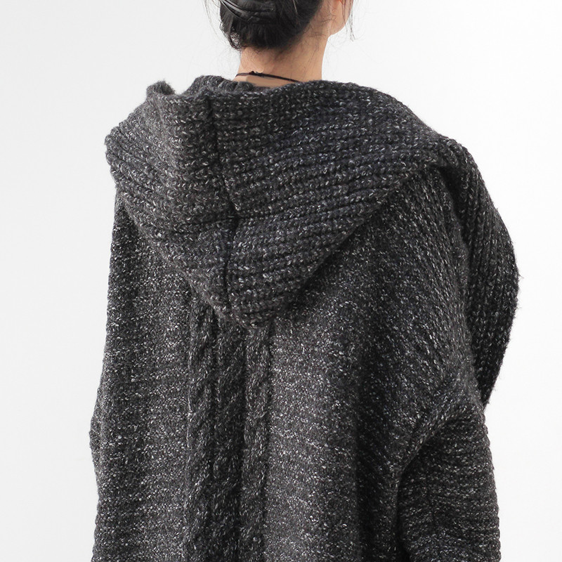 背中のツイストライン入りが珍しい♪アクリルロングカーディガン