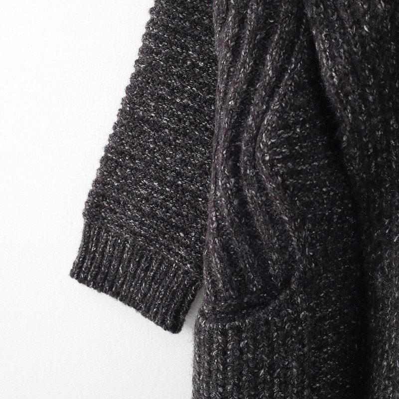 背中のツイストライン入りが珍しい♪アクリルロングカーディガン