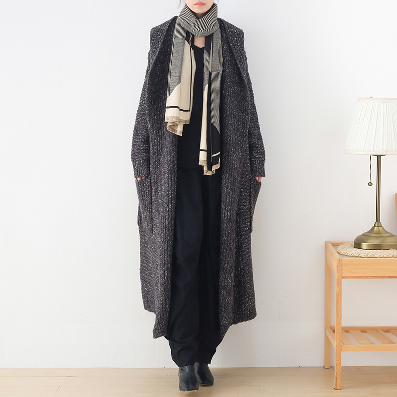 背中のツイストライン入りが珍しい♪アクリルロングカーディガン