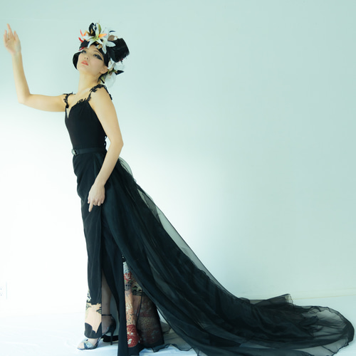 1点もの 取り外せるトレーン付き 黒留袖オディール風ドレス ワンピース