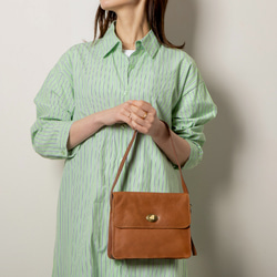 【限量特價】女士真皮手提包，迷你小號單肩包，駝色，HAB028-MO 第18張的照片