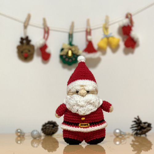 送料無料】編みぐるみのサンタクロースとガーランドとプレゼント袋のお