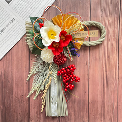 しめ縄しめ飾り　お正月飾り　しめ縄リース　紅白 No.610 赤い実と紅白椿のしめ縄リース2024 ハンドメイドお正月飾り玄関