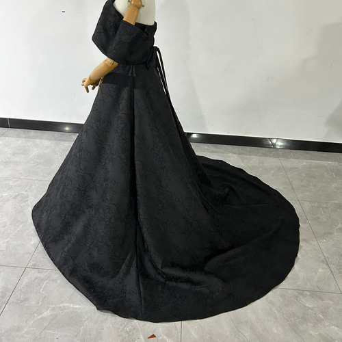 上品！パーティードレス 黒 オフショルダー 編み上げ トレーン 2次会  