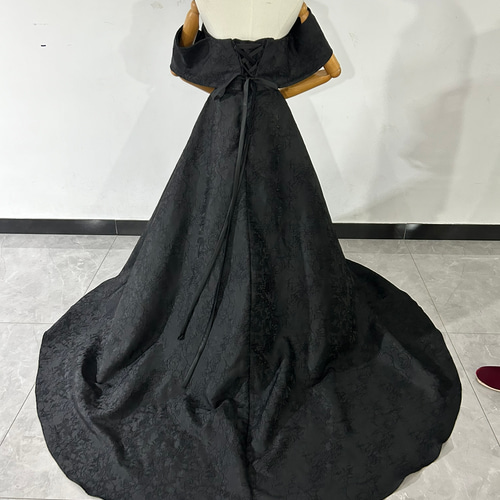 上品！パーティードレス 黒 オフショルダー 編み上げ トレーン 2次会  