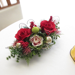 正月飾り～バラ・椿・葉牡丹・南天の実入りテーブルアレンジ　迎春　和風　　cmny020 3枚目の画像