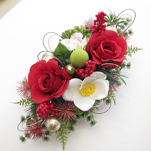 正月飾り～バラ・椿・葉牡丹・南天の実入りテーブルアレンジ 迎春 和風