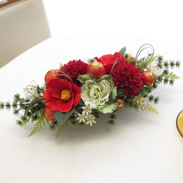 正月飾り～椿・葉牡丹・マム・蘭入りテーブルアレンジ　迎春　和風　　cmny021 5枚目の画像