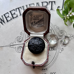 英国で出会った♪ アンティーク 英国王室の紋章 ボタン 直径24ｍｍ ベークライト製ブラック/ライオン ユニコーン 6枚目の画像