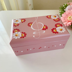 【国産木】ト音記号と華やかなお花たちの木箱♡ピンク　　トールペイント 1枚目の画像