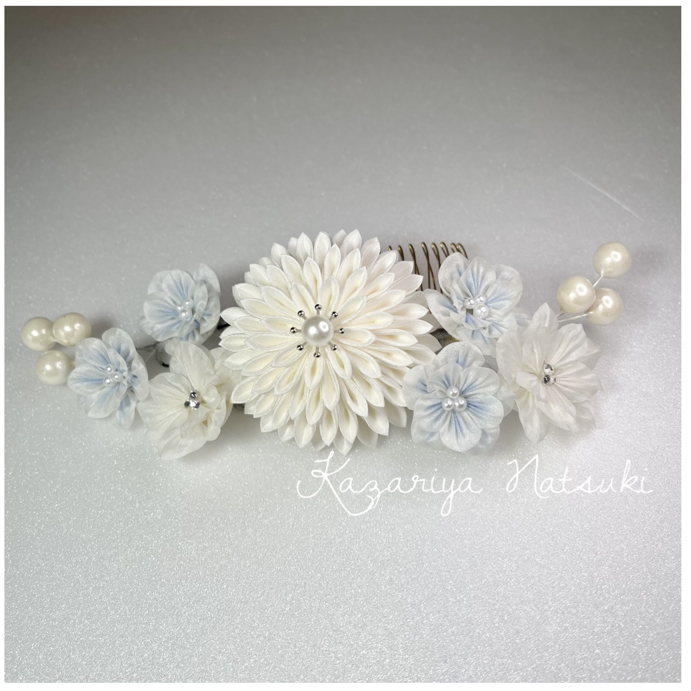 【白菊】つまみ細工の小ぶり髪飾り　成人式　卒業式　結婚式