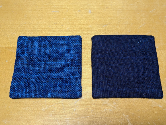 藍染のコースター(小さい、ぐい呑み用 、リネンと綿　紺色) 1枚目の画像