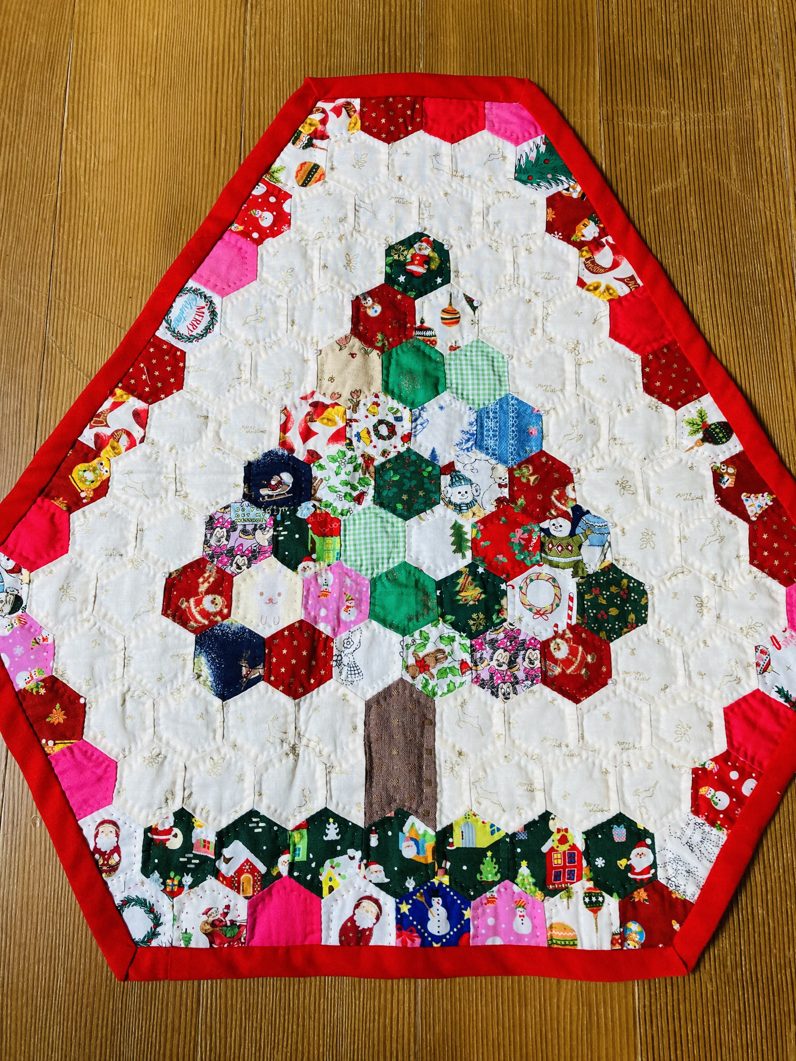 ハンドメイド　パッチワークタペストリー