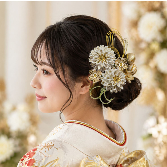 慶結華 ― 凛（S023）｜白花×金彩 髪飾り つまみ細工 成人式 卒業式