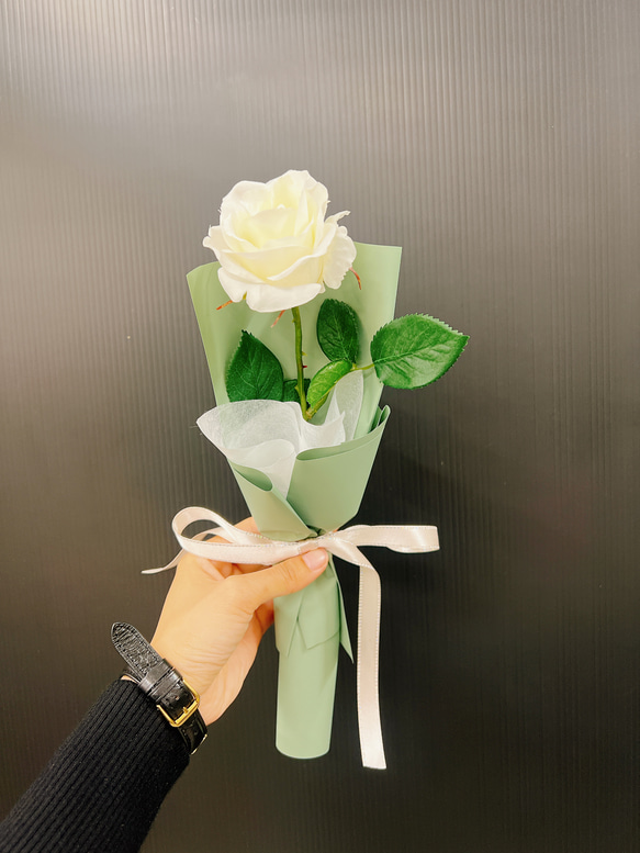 アートフラワーブーケ　花　アートフラワー　造花　薔薇　バラ　管理番号1ー白い薔薇 アートフラワーブーケ 花 アートフラワー 造花 薔薇 バラ 管理番号1ー