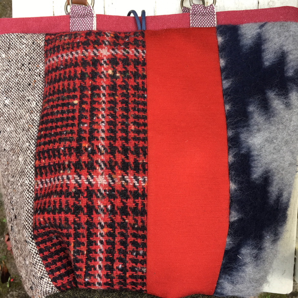 羊毛桶手提袋紅色和灰色馬海毛 2 第6張的照片