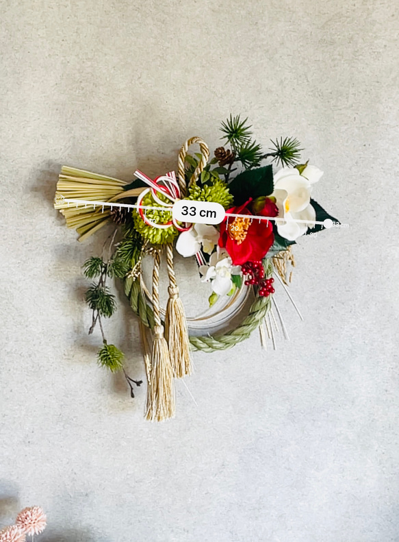 紅白椿と胡蝶蘭のしめ縄　アーティフィシャルフラワー　お正月飾り　箱入り 4枚目の画像