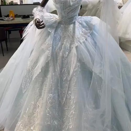 爽やかで優しいブルー 胸フリル 2ways花柄のモチーフ刺繍が美しく優雅  