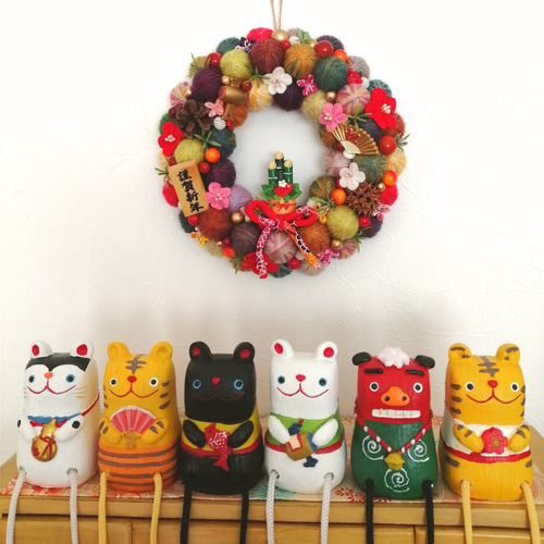 〔59〕毛糸玉リース お正月飾り ひなまつり (パープル・辰年) 59〕毛糸玉リース お正月飾り ひなまつり (パープル・辰年) 59〕毛糸玉