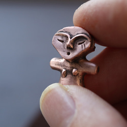 土偶 巳を戴く神子 ネックレス　(659-847/純銅製) 7枚目の画像