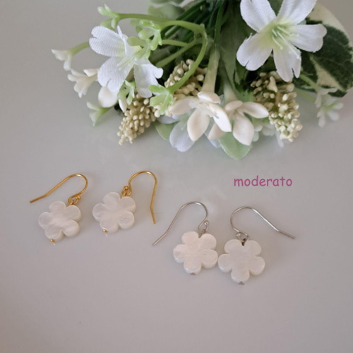 マザーオブパール▲お花ピアス Flower】花型マザーオブパールピアス MPE704 ピアス（フック・チェーン