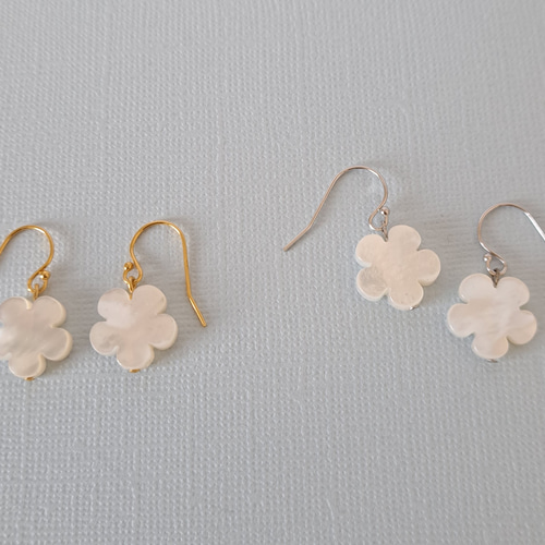 Flower】花型マザーオブパールピアス MPE704 ピアス（フック・チェーン