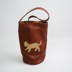 【數量有限】水桶形手提包（貓拼布/棕色）油牛皮 第1張的照片