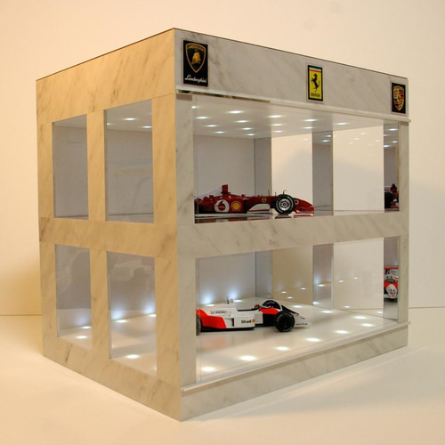 1/18展示2〜3台可・白黒大理石＆円状照明・ディスプレーBOX /ネオジオラマ 1/18展示2〜3台可・白黒大理石＆円状照明・ディスプレーBOX