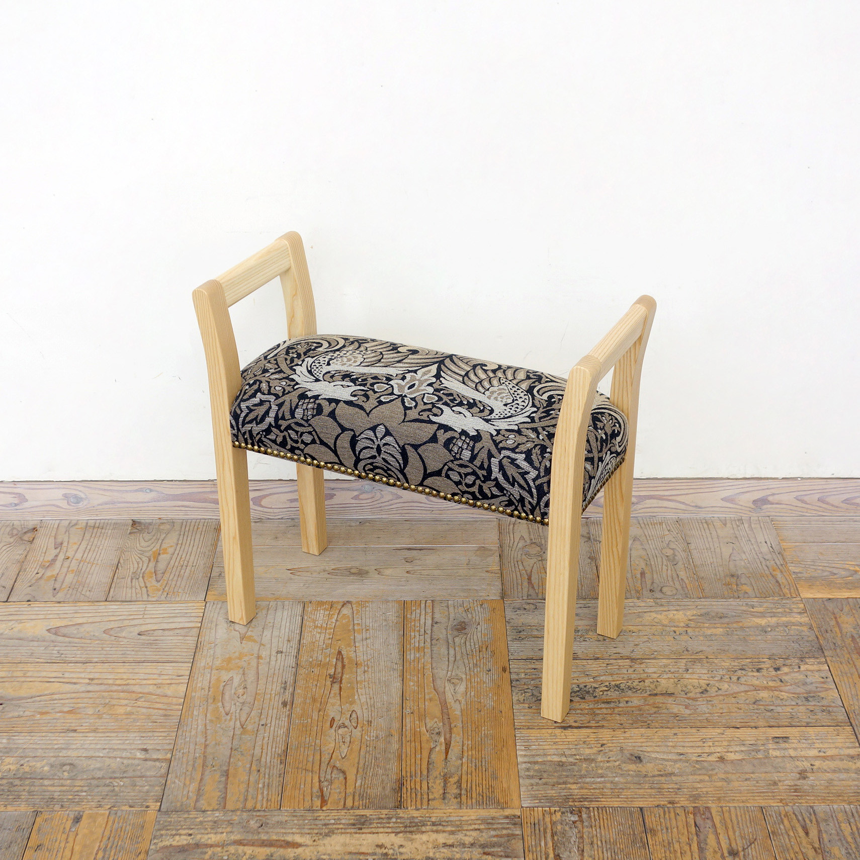 玄関スツール ダブルアーム (NA× William Morris ピーコックドラゴン_ドラゴン)