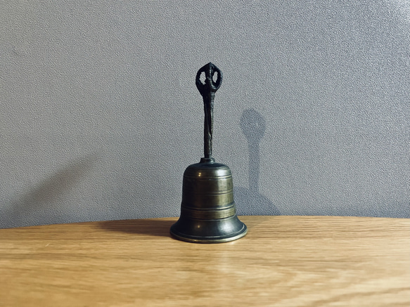 昭和レトロ　真鍮製　ハンドベル 呼び鈴 鐘 ビンテージ アンティーク Yahoo!オークション -「鐘 ベル 鈴」(その他) (雑貨)の落札相場