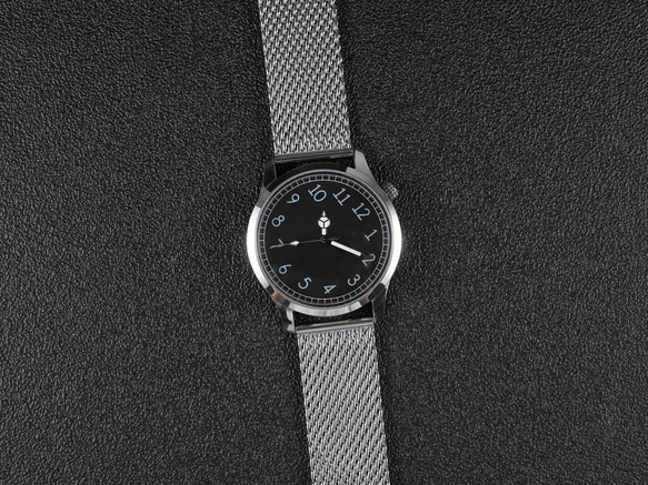 小心不要看錯時間手錶 藍色數字及米蘭錶帶 個性化手錶 全球免運 第5張的照片