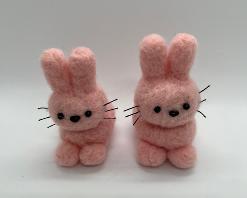 ピンクもも様　うさぎ羊毛フェルトおてて付き f82f5c249f063a768c2f7e8ad19b63