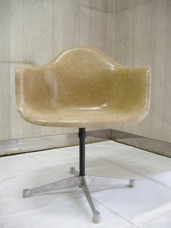 □イームズ アームシェル・コンタクトベース/ビンテージ□
