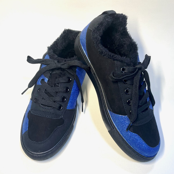 時尚不對稱雙色蟒蛇運動鞋（黑色 x 藍色亮片）22.5cm~25.0cm 第3張的照片