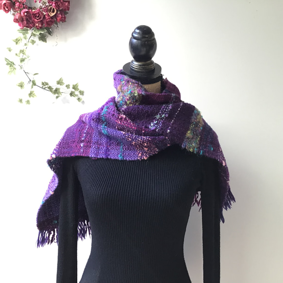 紫色が素敵な 手織り ウールマフラー/防寒 プレゼント（23-10） 1枚目の画像