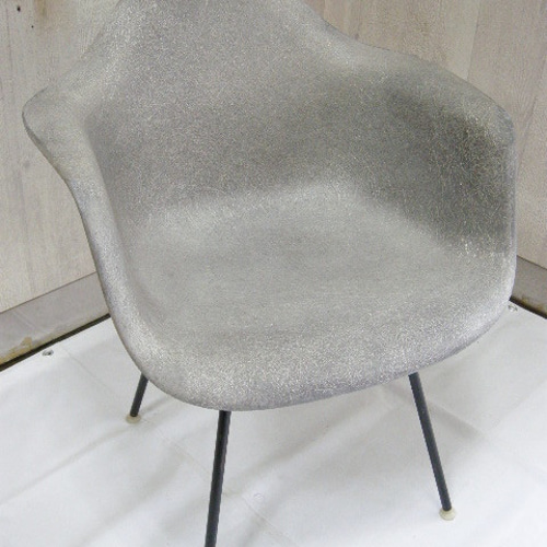 □　イームズ 　アーム　シェル　・　Ｈ　黒ベース　/　ビンテージ　□ □ イームズ アーム シェル ・ H 黒ベース / ビンテージ □ 椅子