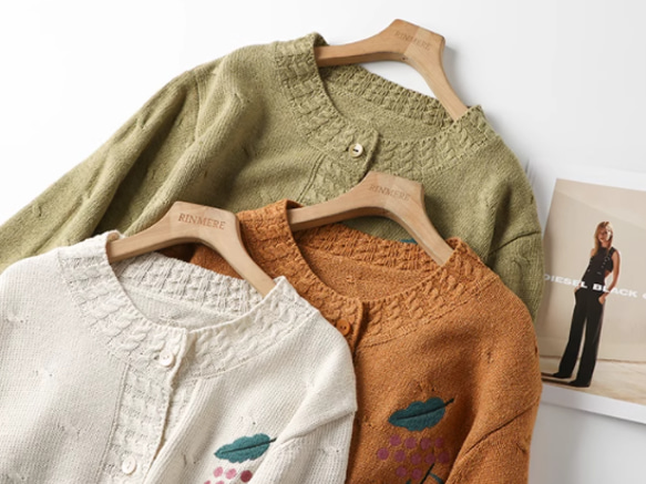ぶどう刺繍セーター.ニットカーディガン　＜3色＞ 2枚目の画像