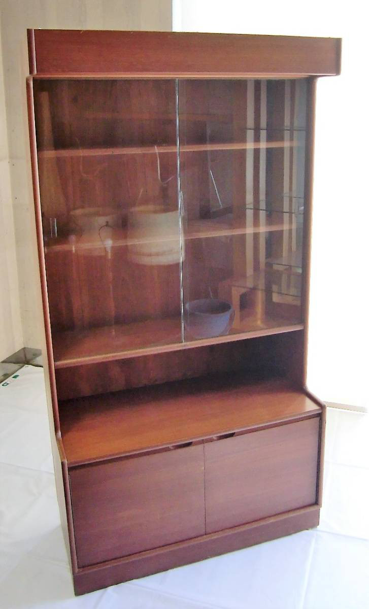 ■ 　RETRO 男前　/　北欧 ビンテージ　/　硝子戸ハイ・キャビネット　■ 115,000円