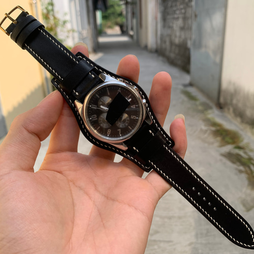 時計用革ストラップ18mm 中古美品4本組 時計用革ストラップ18mm 中古美品4本組