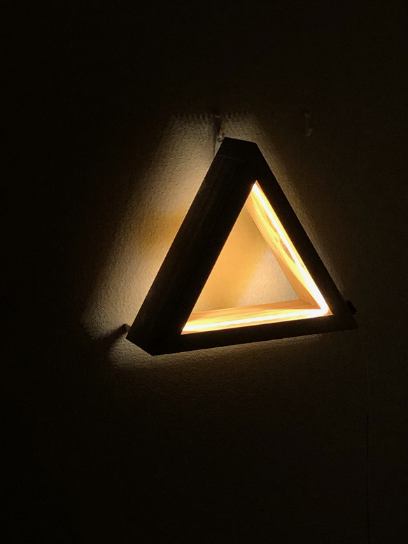 トライアングル　LEDライトウッドベース 3枚目の画像