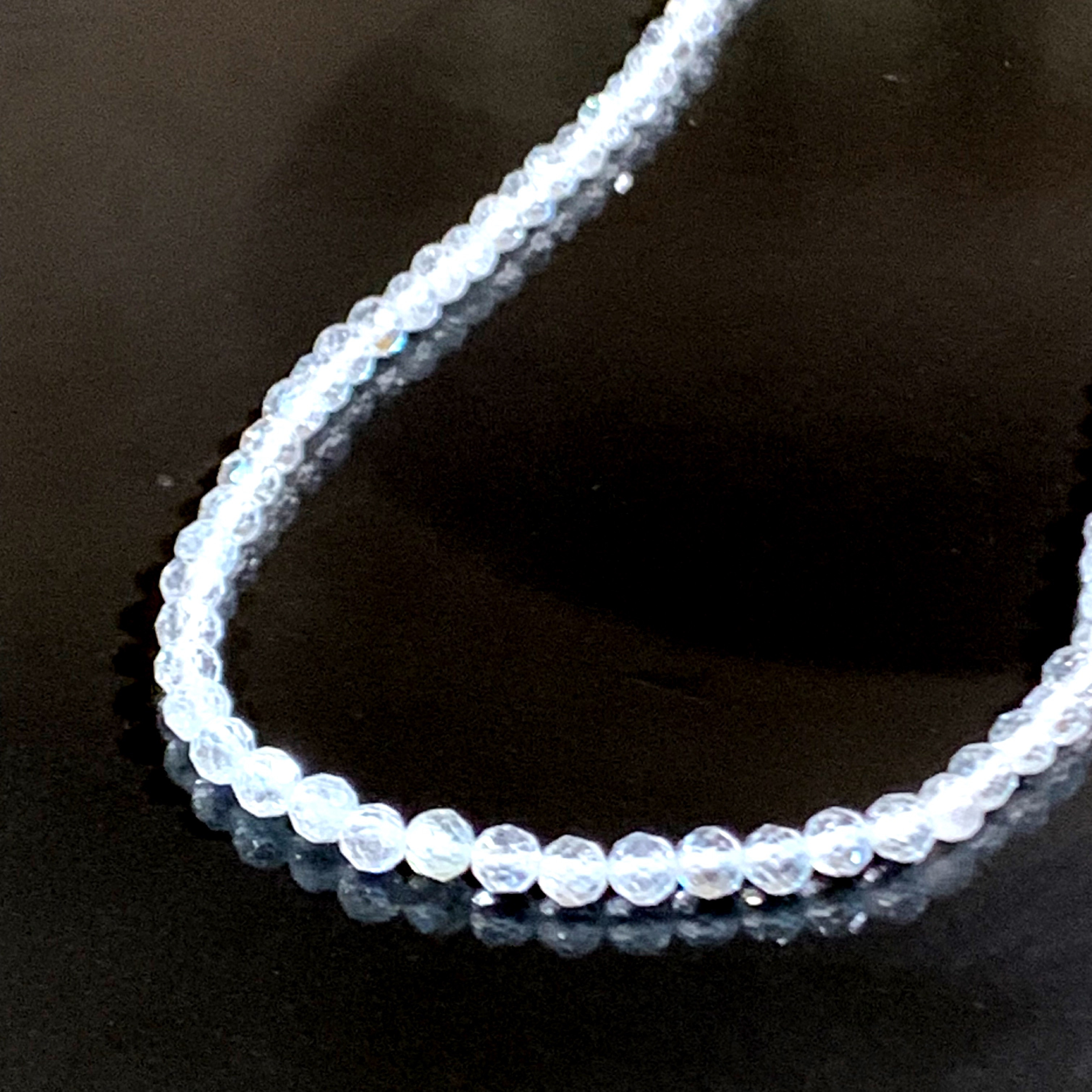 ホワイトトパーズネックレス