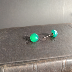 [チタンピアス] green onyx 2枚目の画像